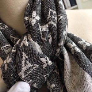 BO – Luxury Edition LUV Scarf 019