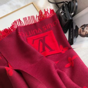 BO – Luxury Edition LUV Scarf 012