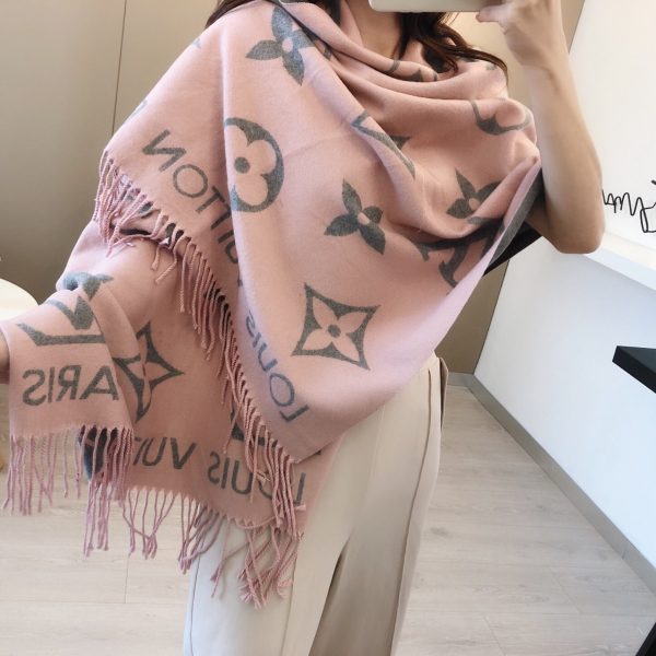 BO – Luxury Edition LUV Scarf 007