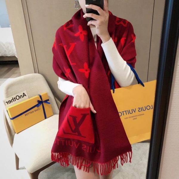 BO – Luxury Edition LUV Scarf 012