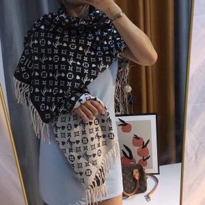 BO – Luxury Edition LUV Scarf 031