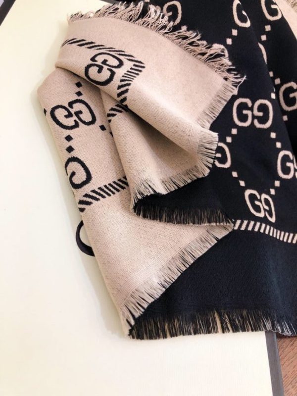 BO – Luxury Edition GCI Scarf 037