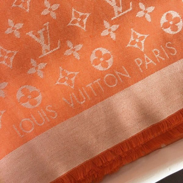 BO – Luxury Edition LUV Scarf 025