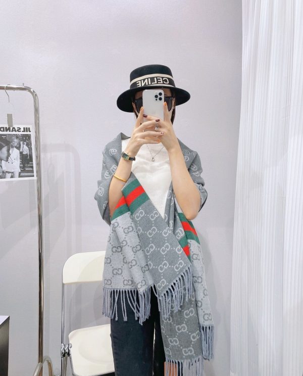 BO – Luxury Edition GCI Scarf 021