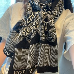 BO – Luxury Edition LUV Scarf 008