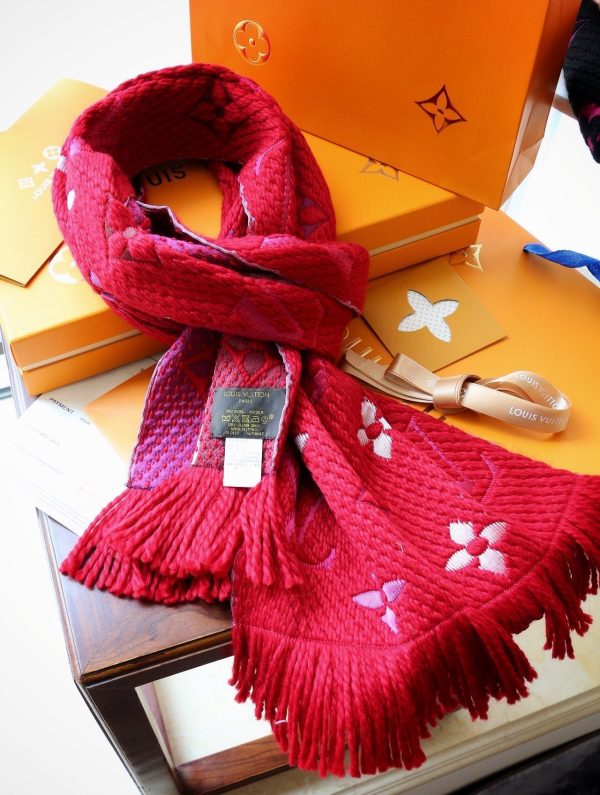 BO – Luxury Edition LUV Scarf 002