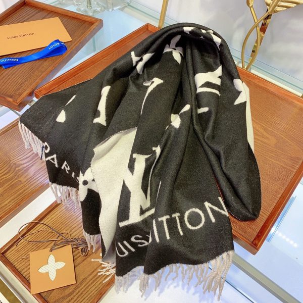 BO – Luxury Edition LUV Scarf 036