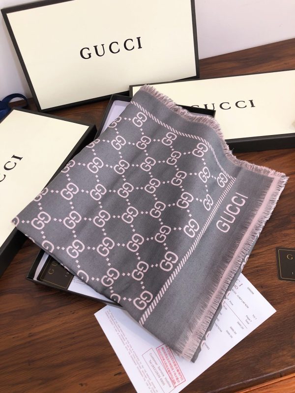 BO – Luxury Edition GCI Scarf 028