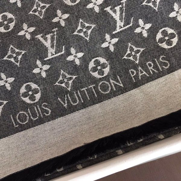 BO – Luxury Edition LUV Scarf 019