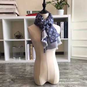 BO – Luxury Edition LUV Scarf 018