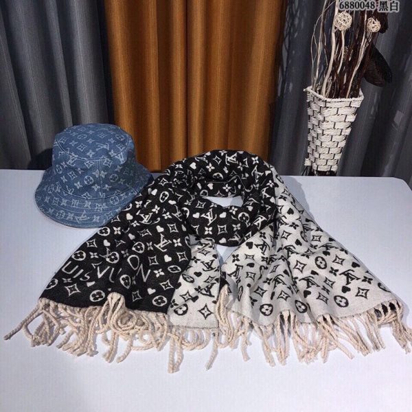 BO – Luxury Edition LUV Scarf 031