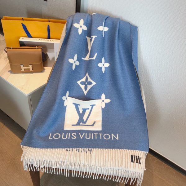 BO – Luxury Edition LUV Scarf 013