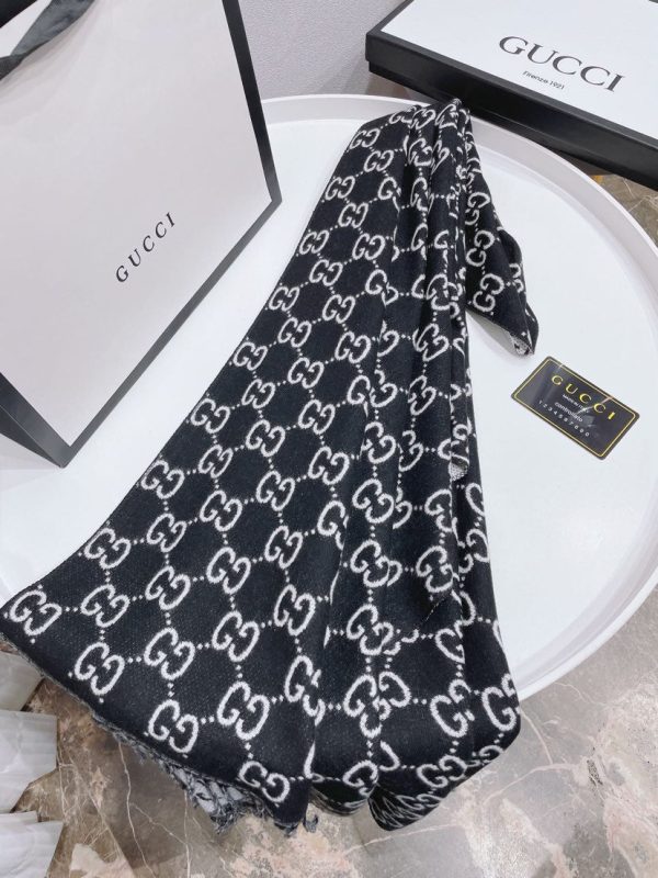 BO – Luxury Edition GCI Scarf 016