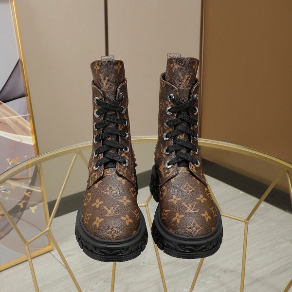 Designer LUV BOOTS 039