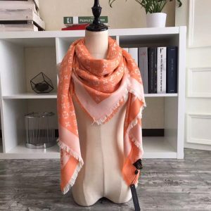 BO – Luxury Edition LUV Scarf 025