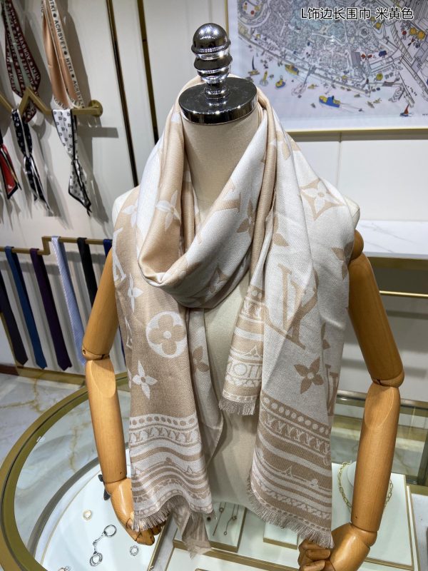 BO – Luxury Edition LUV Scarf 004