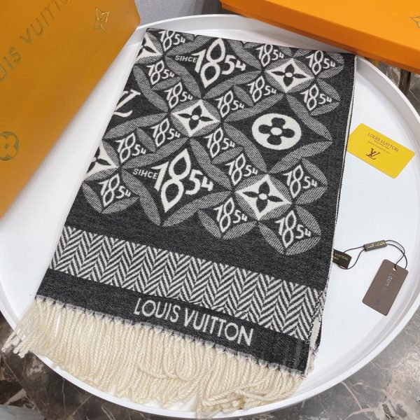 BO – Luxury Edition LUV Scarf 003