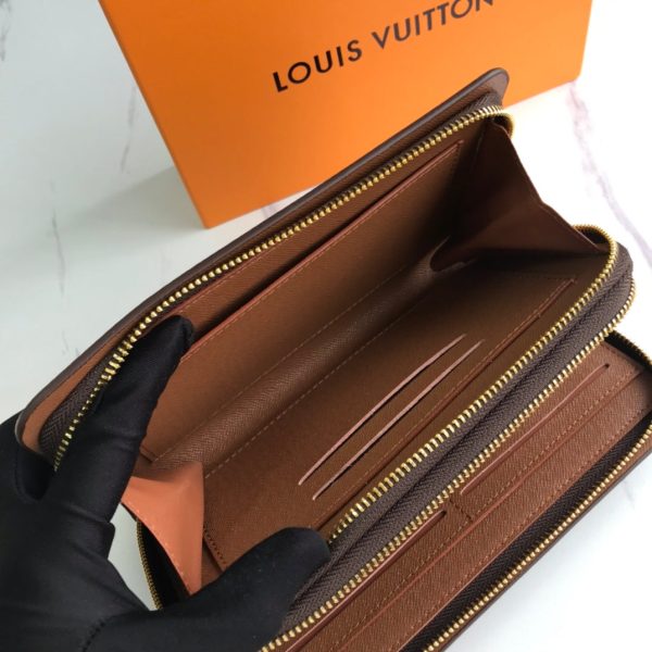 Luxury Wallet LUV 053