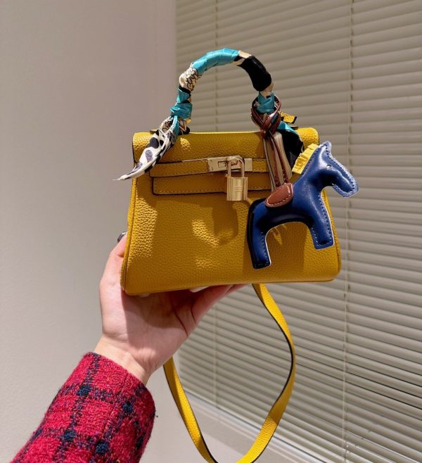 H KELLY TOGO YELLOW 20CM